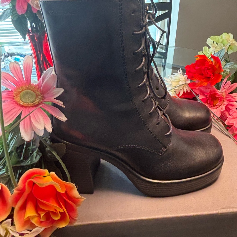 Vagabond Tyra Black Lace Up Leather Boots - Picture 2 of 4